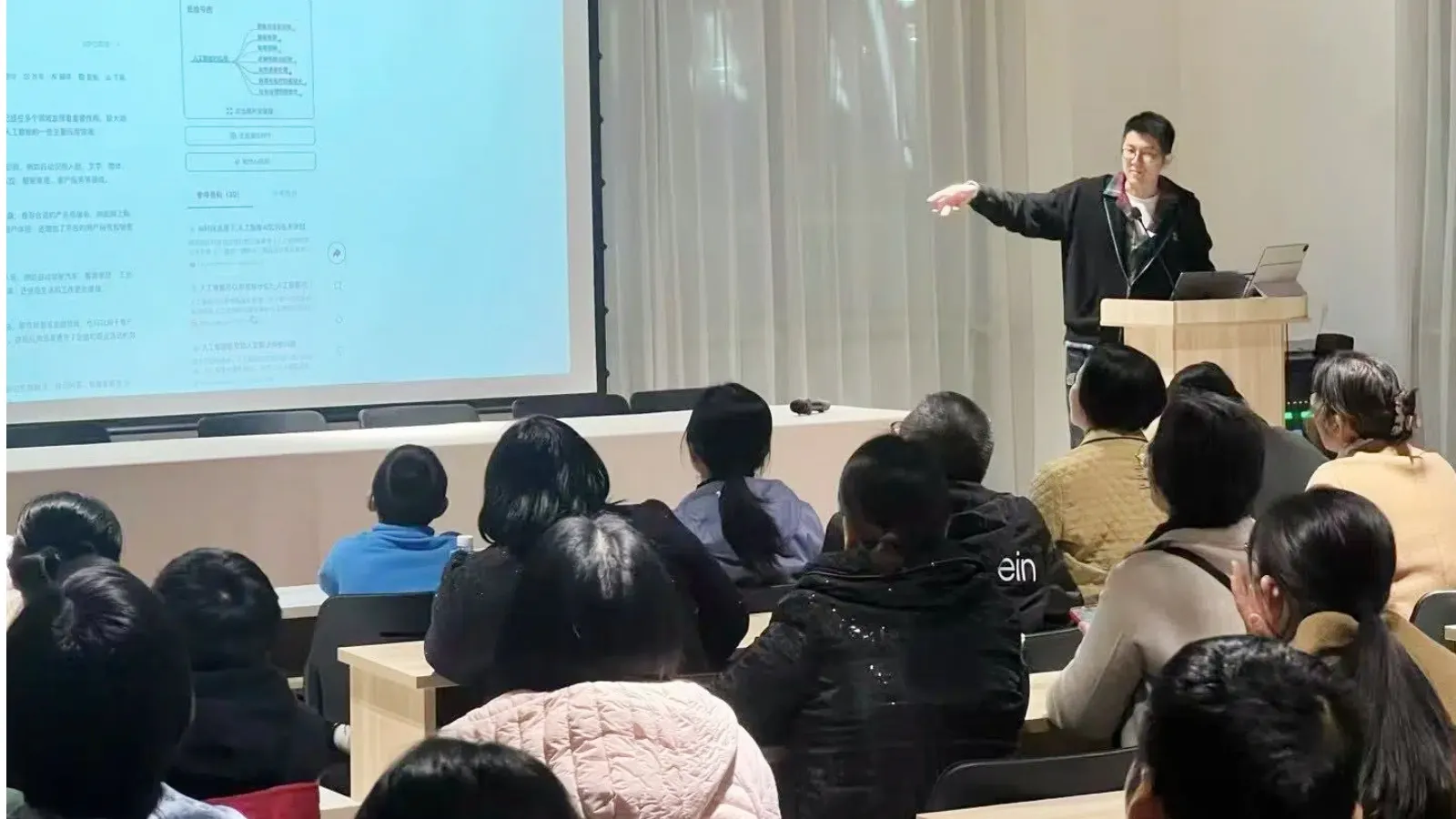 余姚公共文化服务中心活动